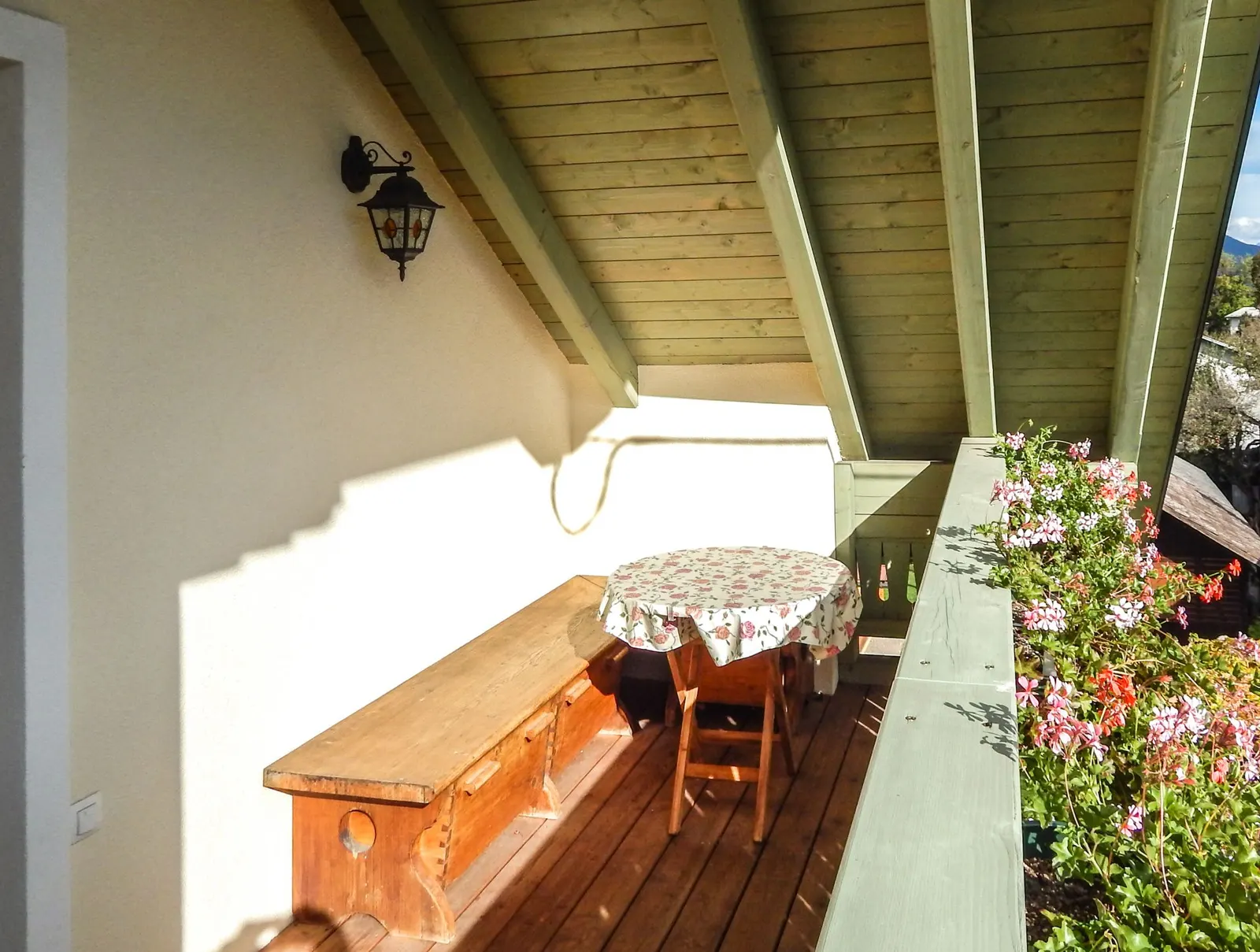 Apartma z razgledom: balkon