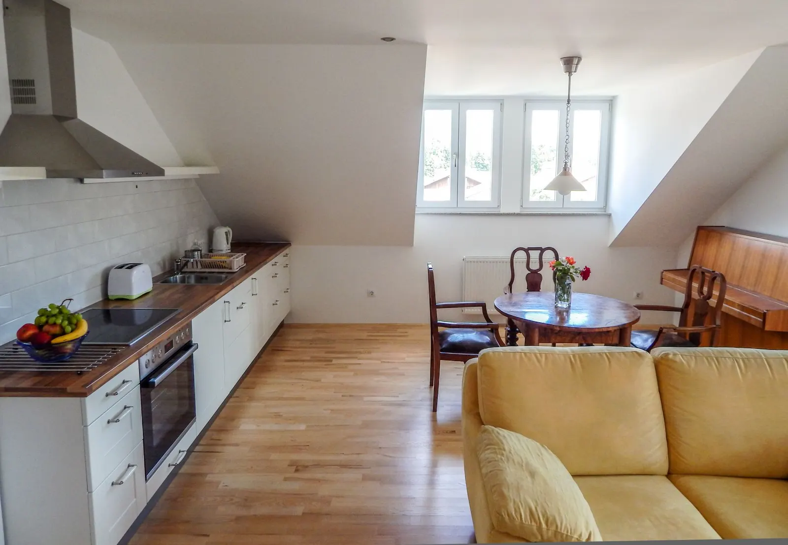 Apartma z razgledom: kuhinja